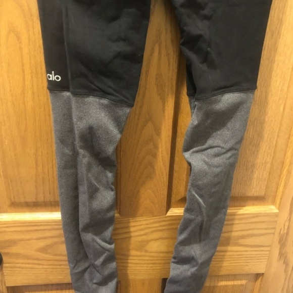 Alo Yoga Goddess Leggings - Picture 3 of 4